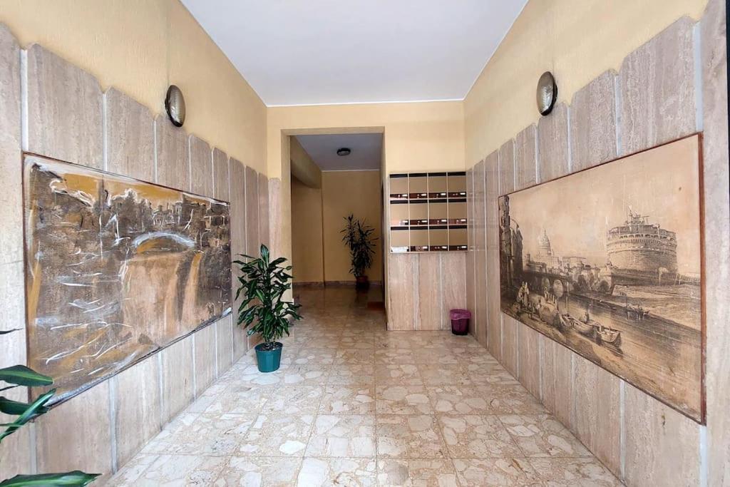 Relax Rome With 2 Balconies - 2 Bedroom Flat, 3Rd Floor With Lift, High Comfort, Quite, A Walk From Urban Train Station Gemelli And Metro A Stops Battistini & Cornelia Connecting To Center In 20 Minutes, 2 Steps From Bus Stop, Cycle Path, Groceries Exterior photo