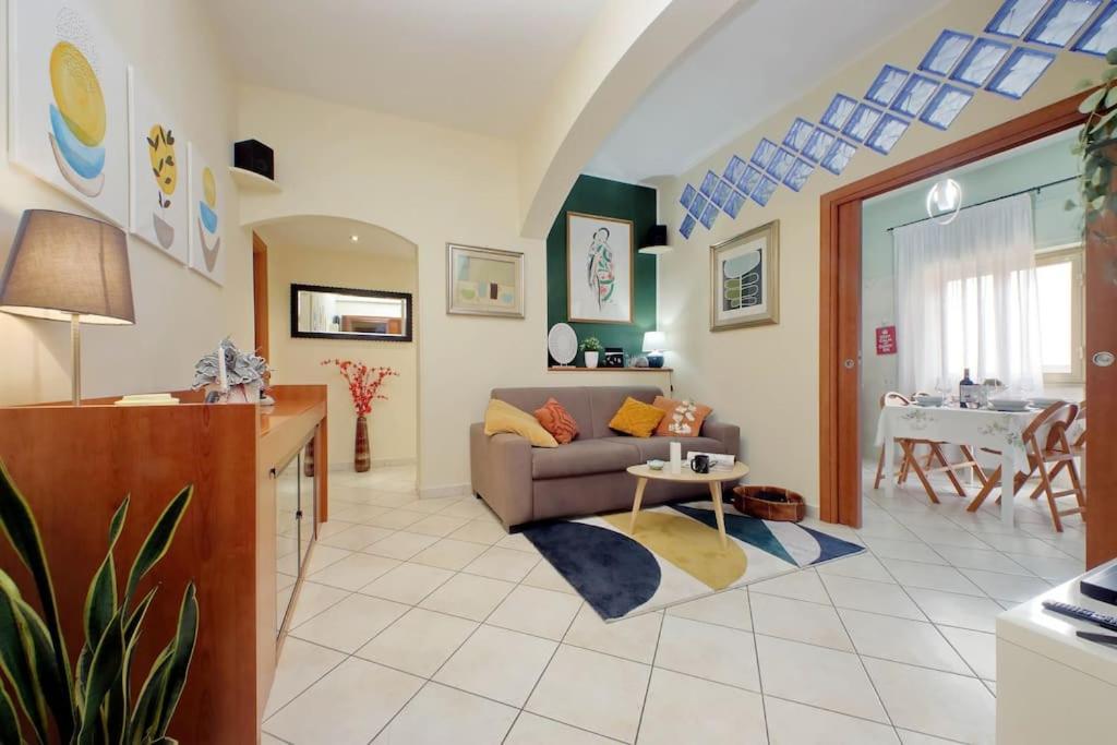 Relax Rome With 2 Balconies - 2 Bedroom Flat, 3Rd Floor With Lift, High Comfort, Quite, A Walk From Urban Train Station Gemelli And Metro A Stops Battistini & Cornelia Connecting To Center In 20 Minutes, 2 Steps From Bus Stop, Cycle Path, Groceries Exterior photo